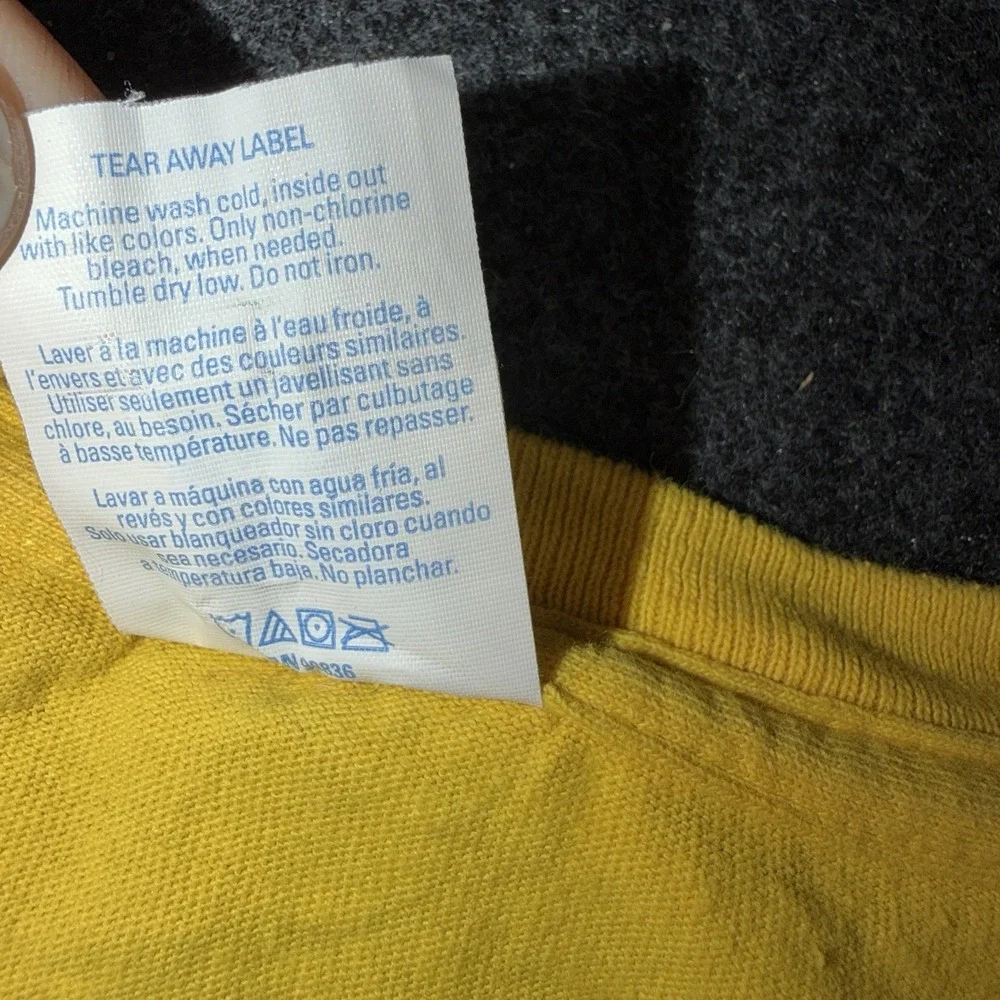 South‎ LA Soccer Yellow T-Shirt Youth Large Green Logo